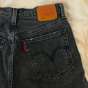 Black Levi’s Jeans